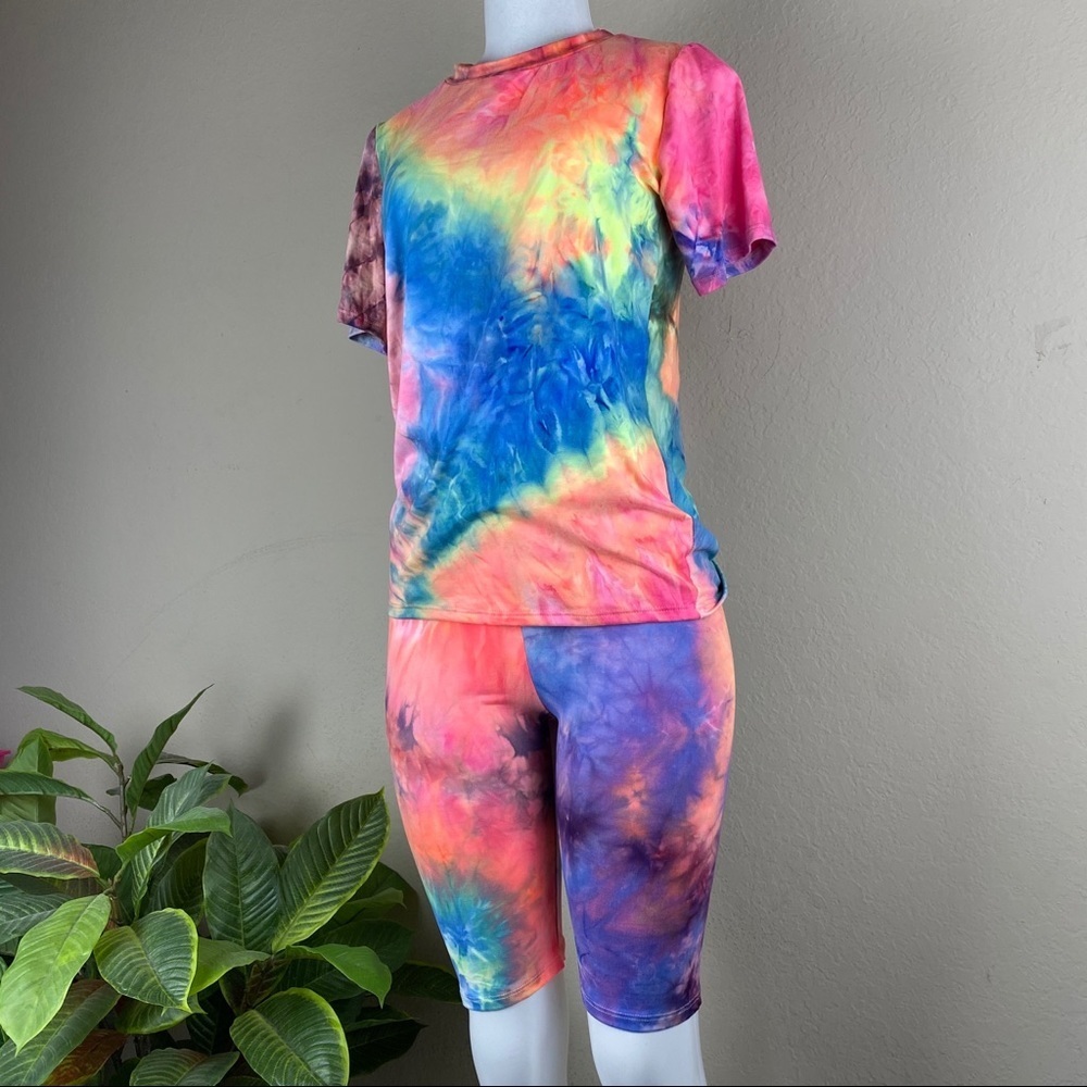 Tie Dye T-shirt and Biker‎ Shorts Set - Picture 2 of 9